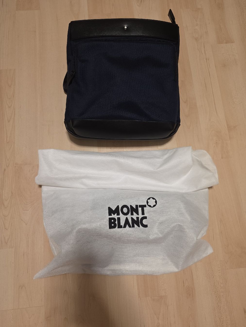 Montblanc Borse: Montblanc Nightflight Messenger Tasche – Nuovo e nell'imballaggio originale da Suhr venduto da Uriangato
