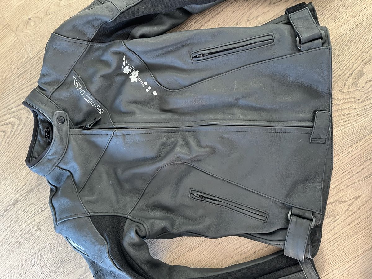 Completi & Tailleur: Motorrad Leder Kombi von Richa – Usato da Mettmenstetten venduto da plenaspei 4