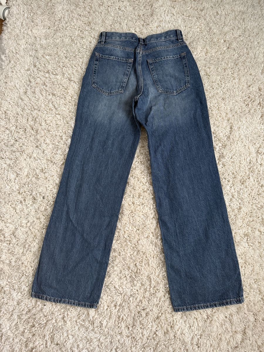 Bershka Jeans: Denim Straight Leg Jeans – Usato da Bern venduto da ari_6t6x 1