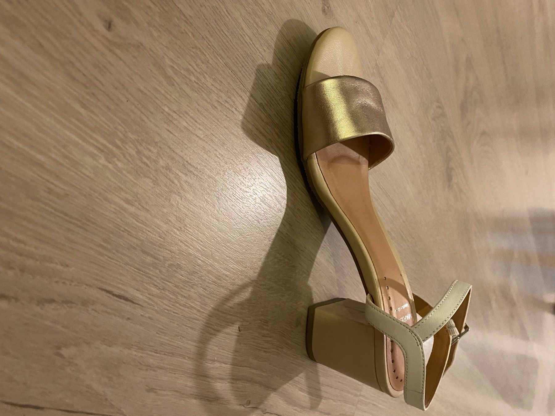 Scarpe da donna: Absatzschuhe Sandalen – Usato da Berikon venduto da cel_88c6 3