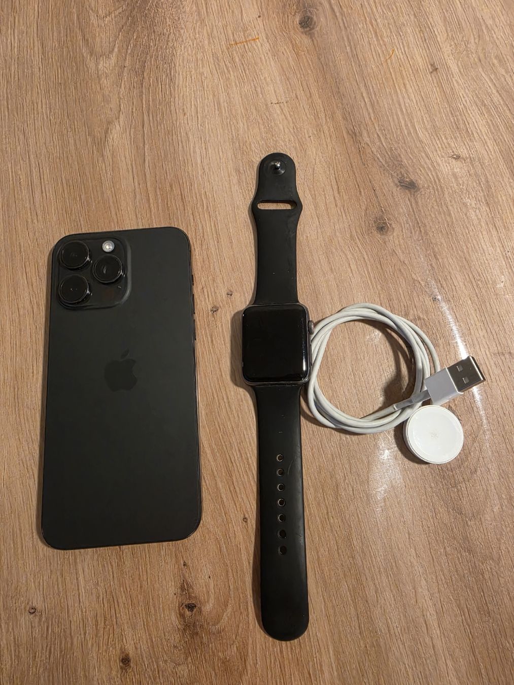 Apple Portables: Apple iPhone 15 Pro Max e Apple Watch Serie 3  – Neuf (Voir description) à Oberuzwil par CM1983 1