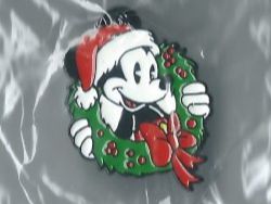 Plaketten & Abzeichen: Mickey Mouse Pin  Disney Motiv – Gebraucht aus Zürich von t24_de