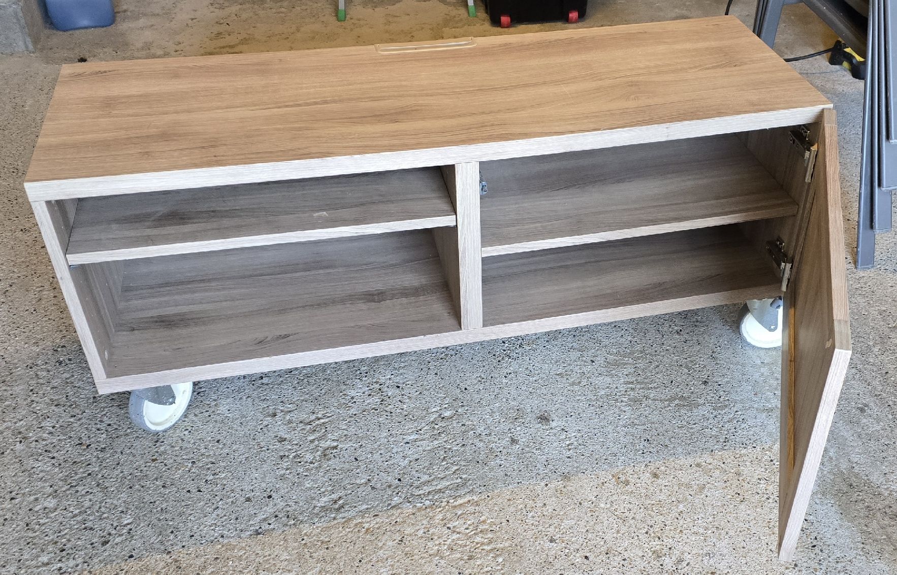 Ikea Mobili TV: meuble TV – Usato da Grandevent venduto da Ganesha25 1