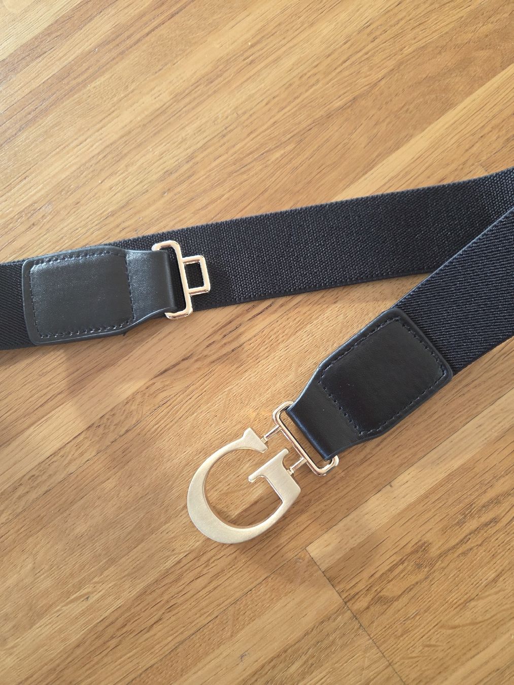 Guess Cinture: Schwarzer Taillengürtel von Guess, elastisch, neu – Nuovo (secondo la descrizione) da Vaduz venduto da NH0101 2