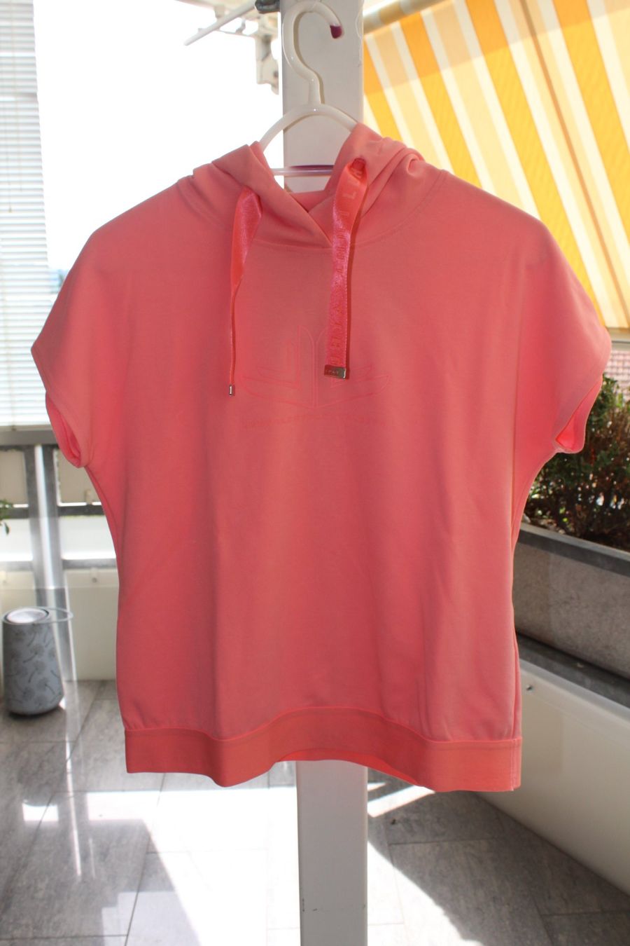 Maglioni & Felpe: Kapuzenpulli exkl. LUHTA Damen Gr. S  orange-hellrot – Usato da Oberentfelden venduto da leumar 1