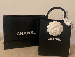 2 kleine Chanel Taschen