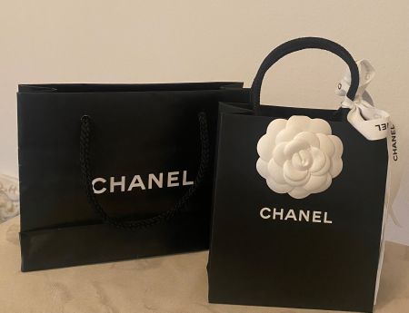 2 kleine Chanel Taschen