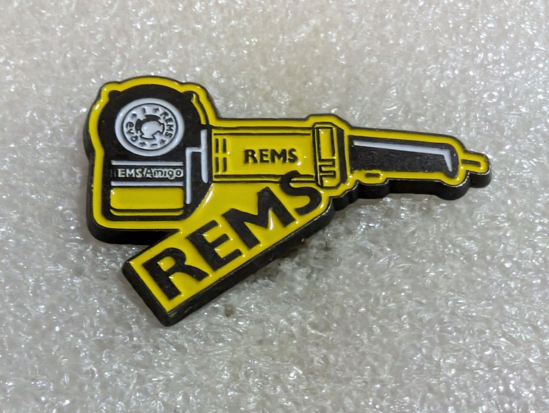Plaquettes & Badges: Ansteckpin 204: Rems – D'occasion à Oppligen par Pin-Fall-Shop