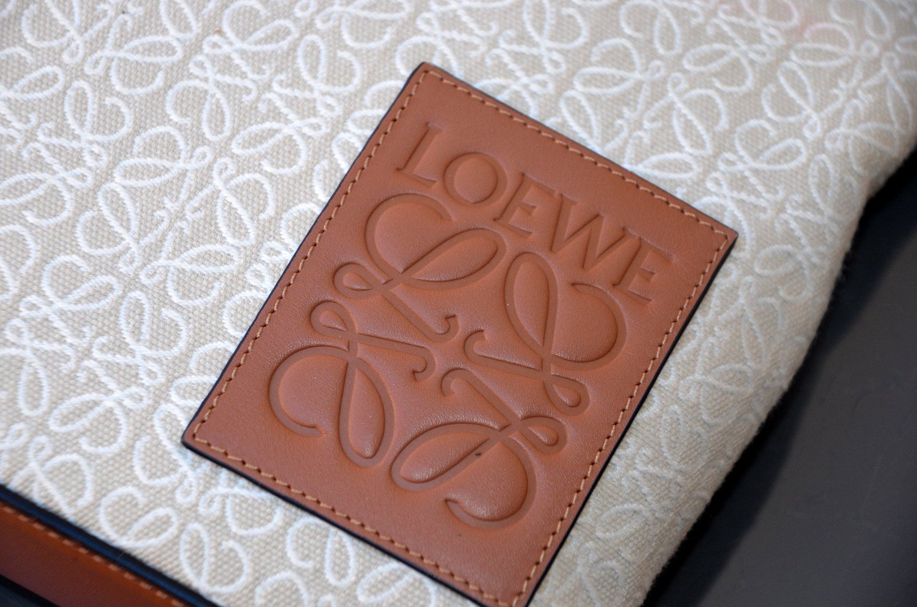 Loewe Borse da donna: Loewe Pochette / Tasche / Clutch – Usato da Collonges venduto da Auganien 1