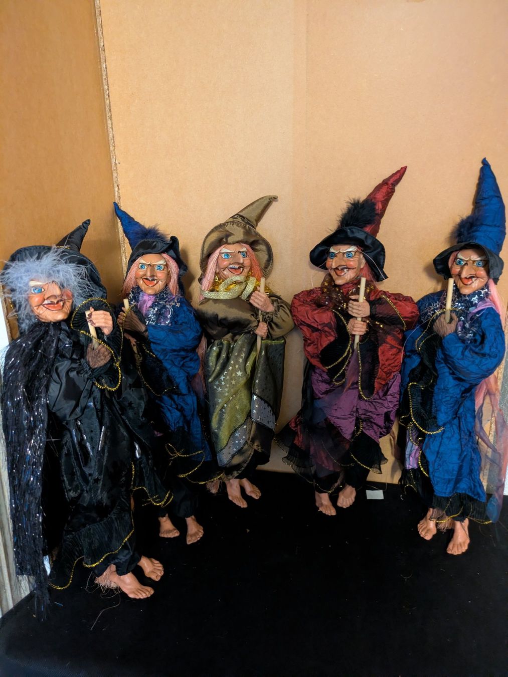 Alle Dekorationen: Halloween Deko Hexen – Neu (gemäss Beschreibung) aus Interlaken von stalfran
