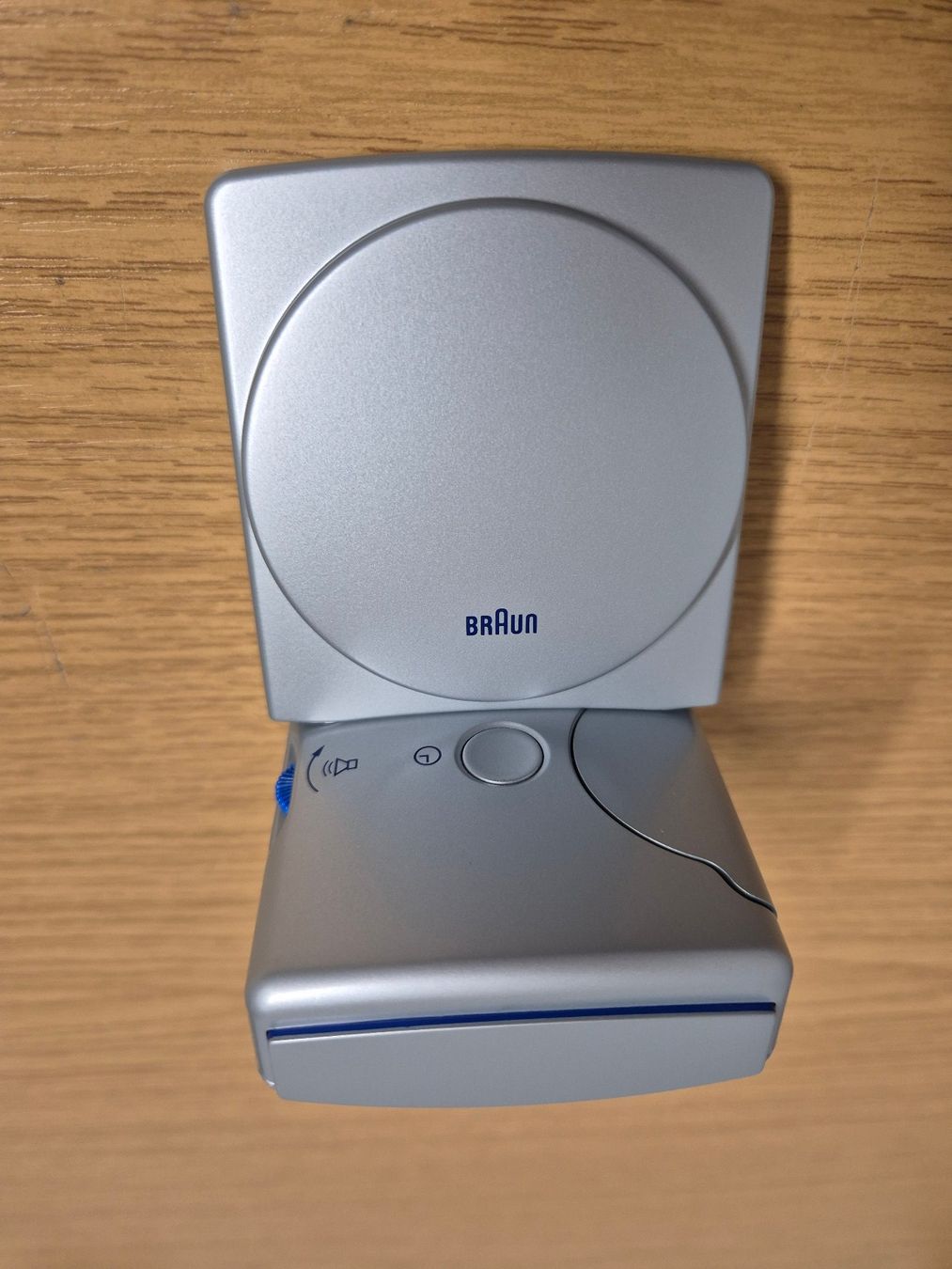 Braun Sveglie: BRAUN ANALOG QUARTZ ALARM CLOCK/WECKER – Nuovo e nell'imballaggio originale da Oberursel venduto da swinger-ecki 2