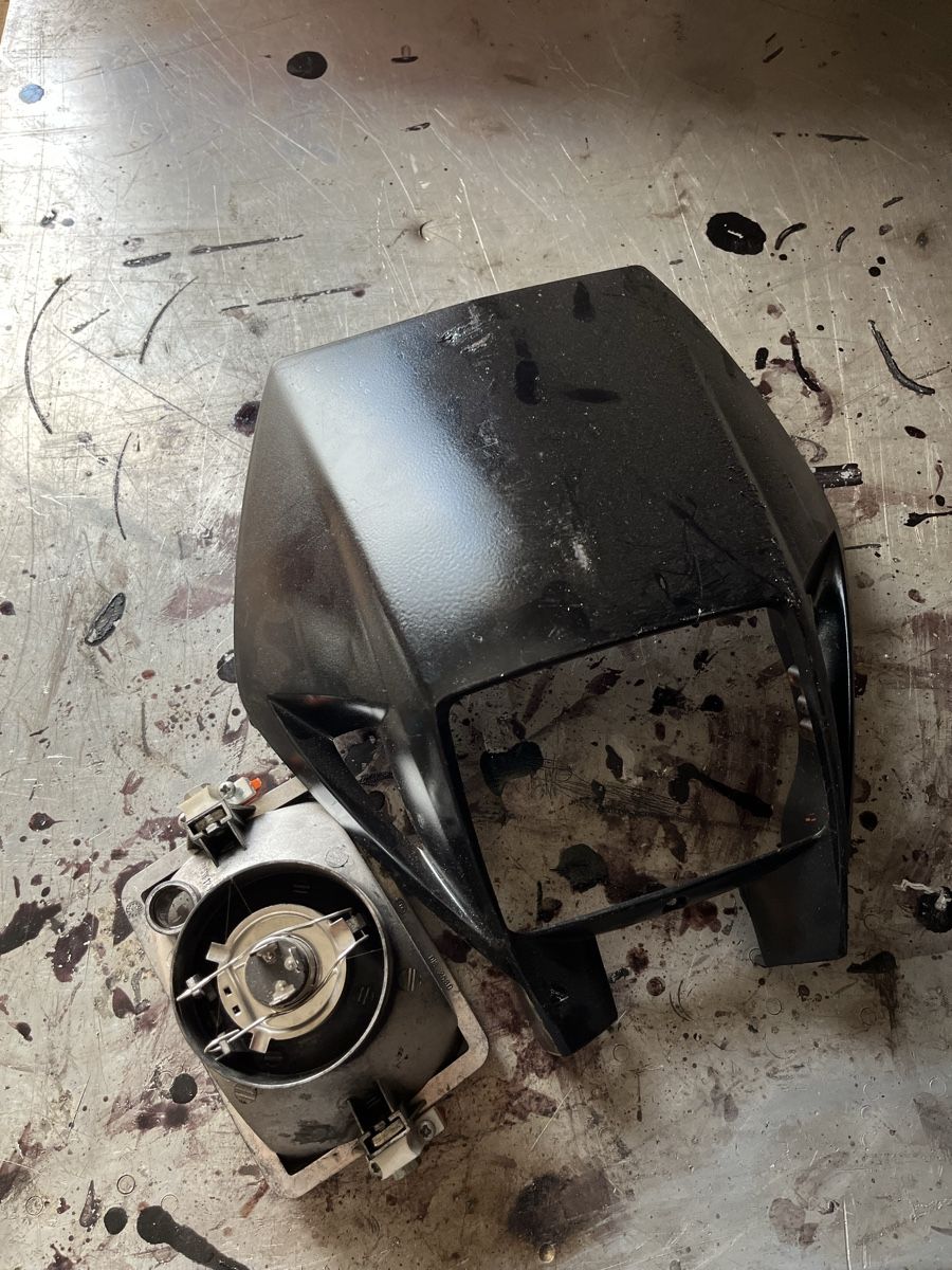Toutes les pièces détachées moto: Motorrad Scheinwerfer Verkleidung gebraucht – D'occasion à Teufen AR par gia_lk2f
