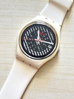 Swatch Uhr weiss mit schwarzem Zifferblatt 