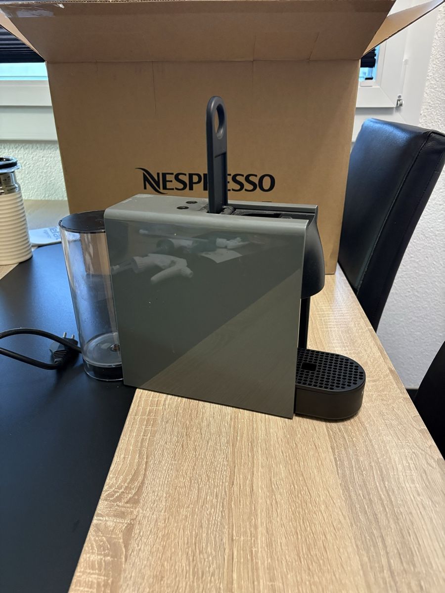 Nespresso Macchine per caffè & Macchine per espresso: Nespresso Kapselmaschine – Usato da Uetendorf venduto da 19patrick95 1