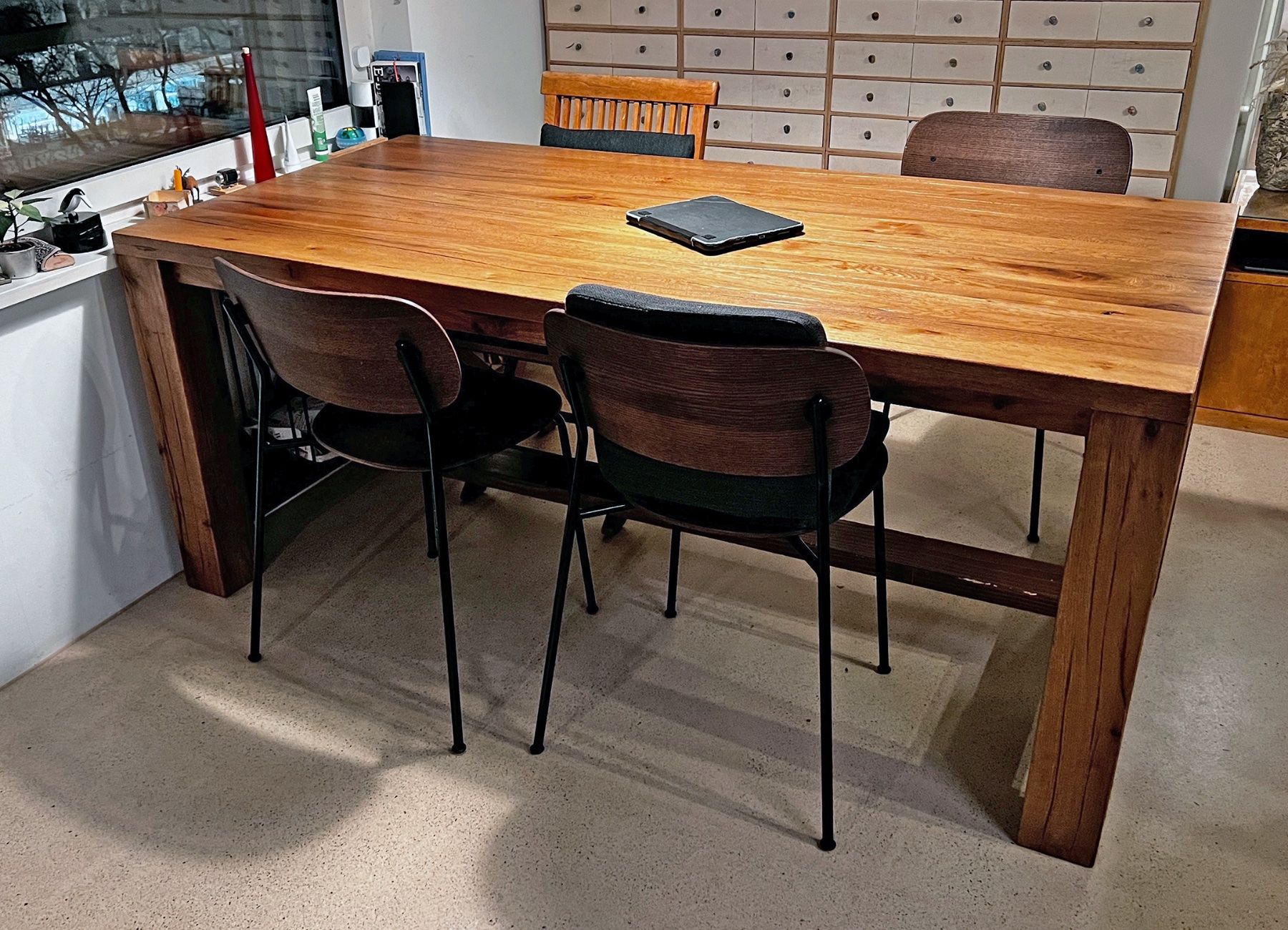 Tavoli: Massiver Holztisch, Top Zustand – Usato da Zürich venduto da Octopus-275 1
