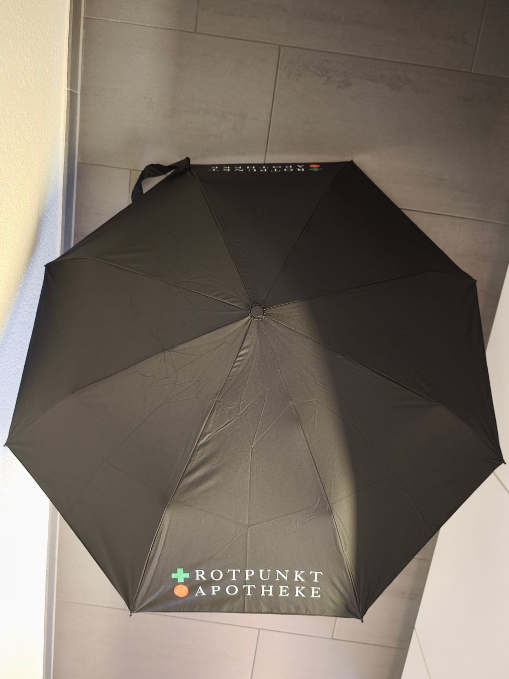 Ombrelli: Regenschirm - NEU – Nuovo e nell'imballaggio originale da Zürich venduto da Bluemex