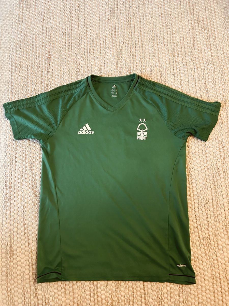Adidas Canottiere & Pantaloni: Adidas Nottingham Forest Training Jersey L – Usato da Zürich venduto da ivanhoe58