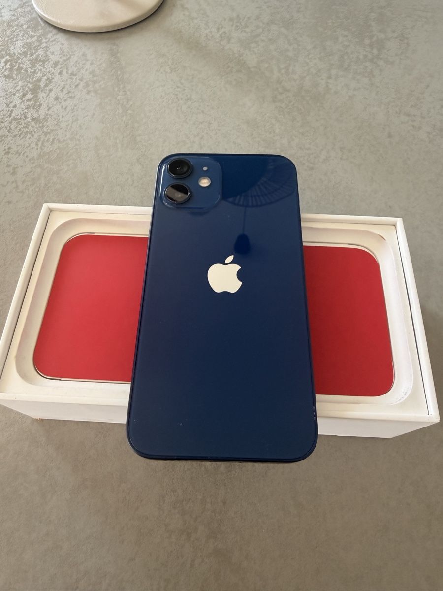 Apple Handys / Smartphones: iPhone 11 red neuf + 12mini 👍 – Gebraucht aus Pully von Valoudu42 6