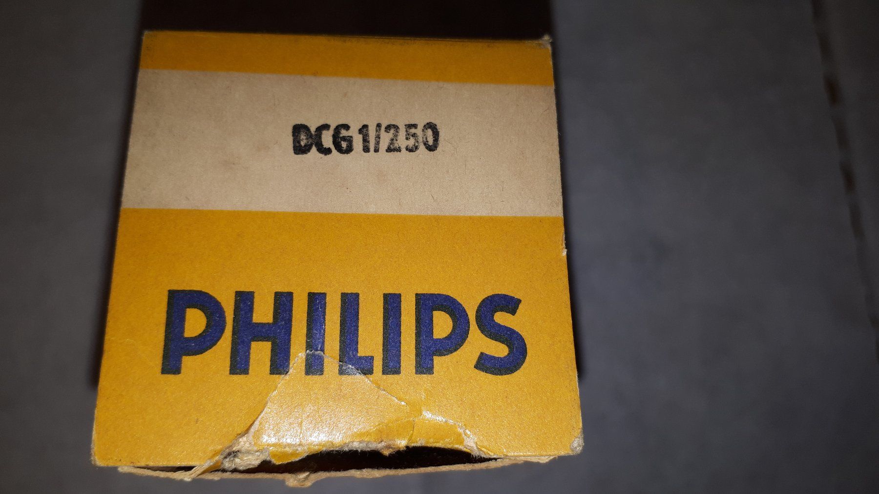 Philips Componenti elettronici: Röhre Philips DCG 1/250 NOS – Nuovo (secondo la descrizione) da Madiswil venduto da 20gls 6