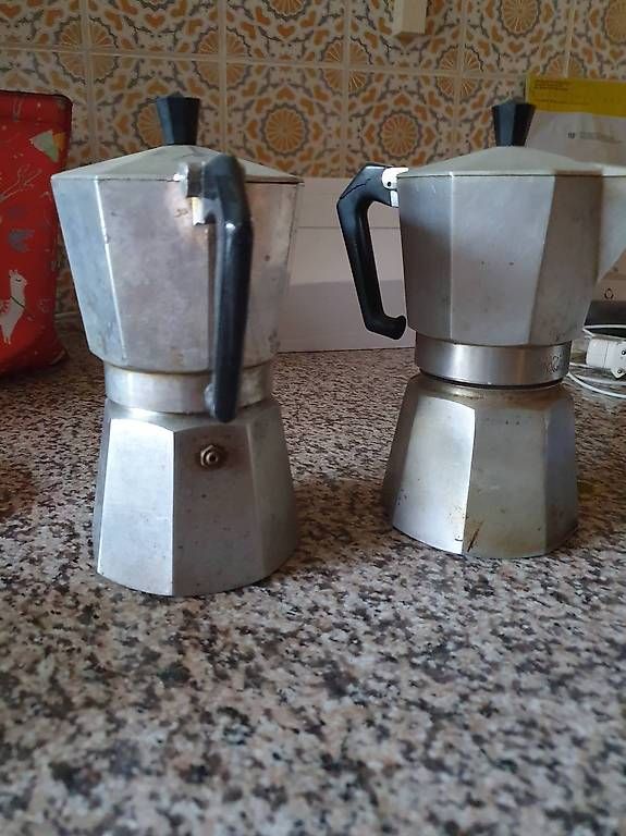 Macchine per caffè & Macchine per espresso: 2 Machines à café – Usato da Chavannes-près-Renens venduto da DorotheeDemeester