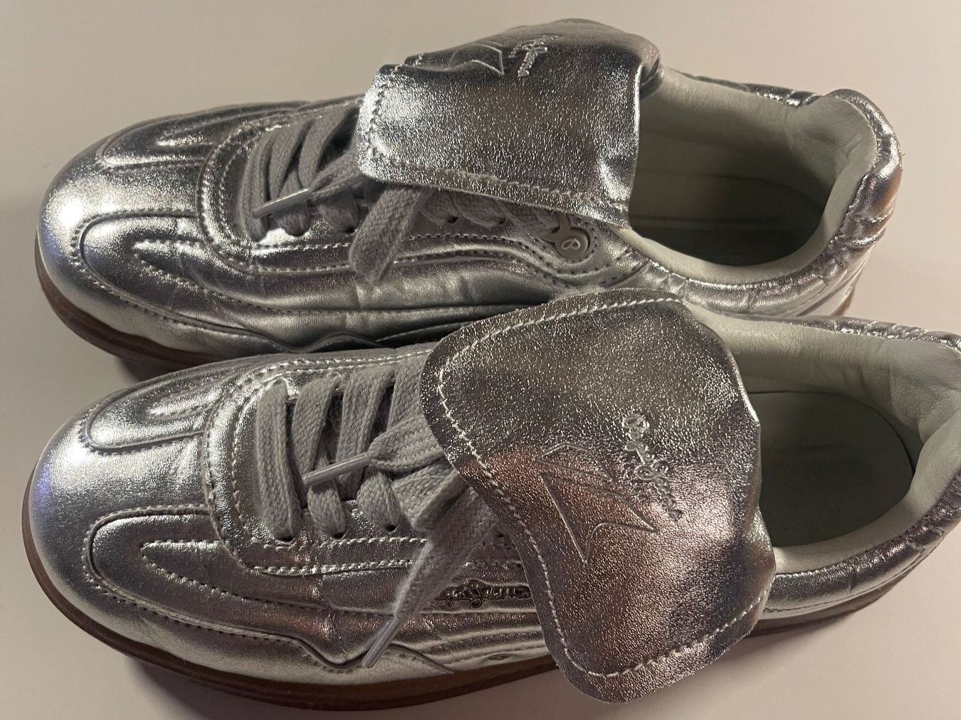 Pepe Jeans Damenschuhe: PEPE JEANS silver sneakers – Gebraucht aus Colombier NE von speach72 1