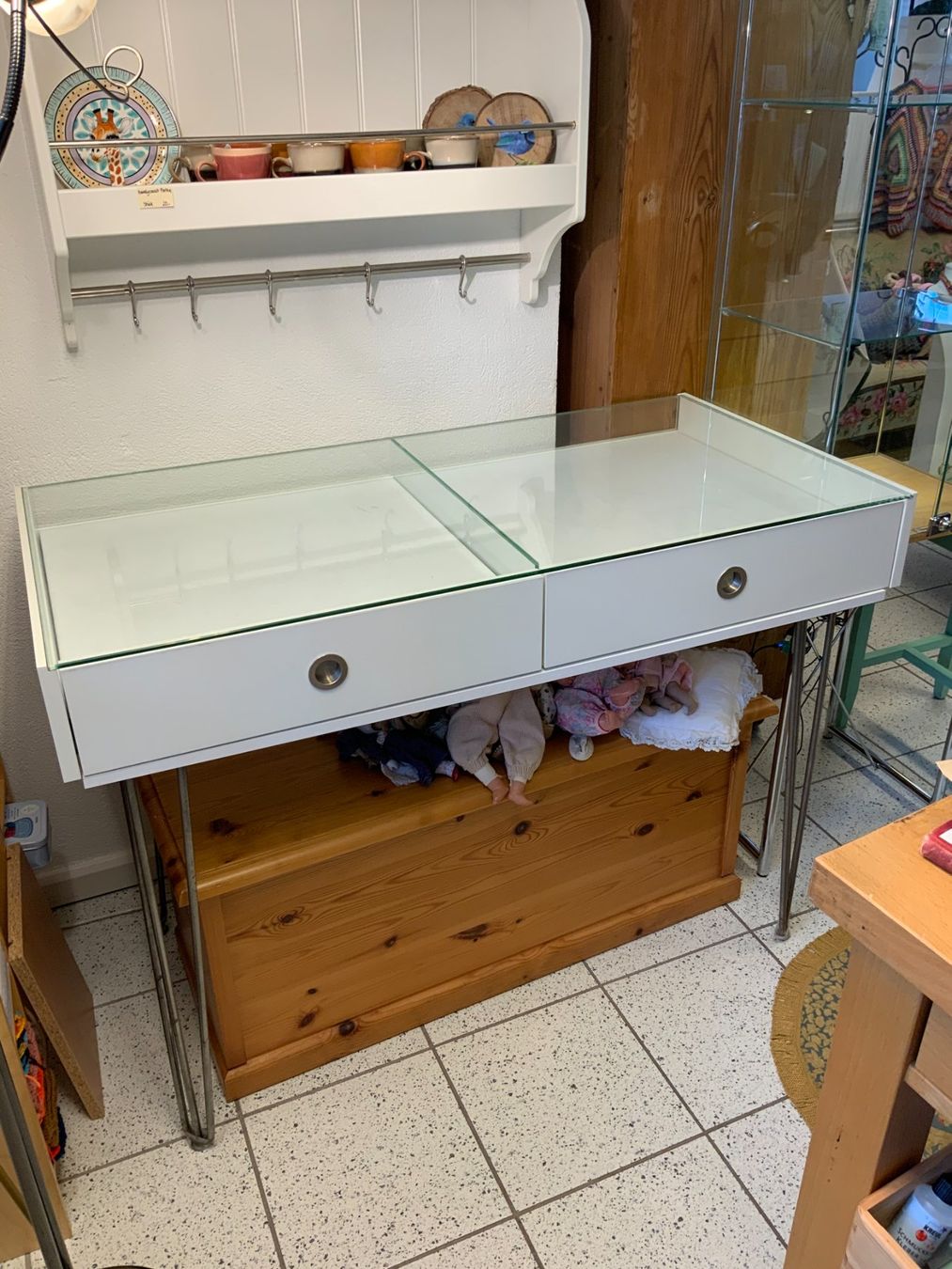 Vetrine: Glas Schmuck Vitrine / Display Aufsatz mit 2 Schubladen – Usato da Meilen venduto da Zen25