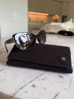 CHANEL Cat-Eye Sonnenbrille mit Perlen