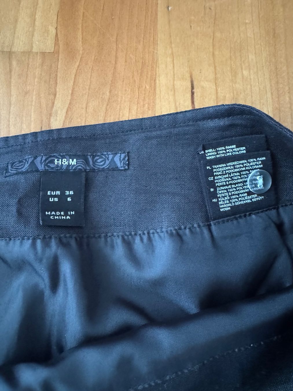 H&M Gonne: Romantischer Jupe/Rock in 36, schwarz – Usato da Schüpbach venduto da 2ndHandRose 1