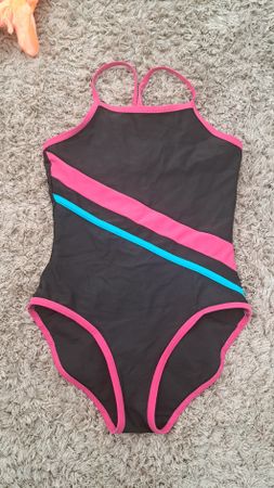 maillot de bain fille taille 128 ,utilisé 