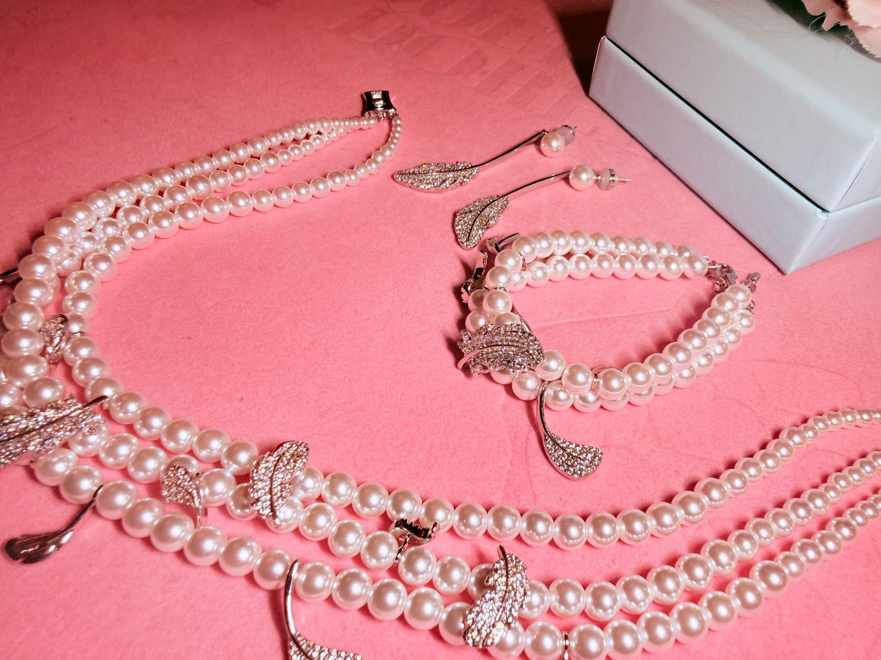 Autres bijoux: Parure Swanlight Élégance – Neuf avec emballage d'origine à St-Maurice par Sandrinette123 5