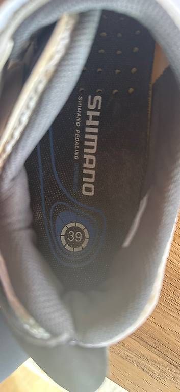Shimano Damenschuhe: Triathlonschuh Shimano 39 2x getragen – Gebraucht aus Weesen von ida_vhm8 1