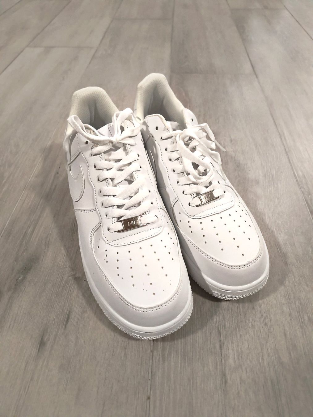 Scarpe da uomo: Baskets blanches état neuf taille 45 – Usato da Villars-sur-Glâne venduto da SwissTrendyStore