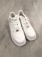 Baskets blanches état neuf taille 45