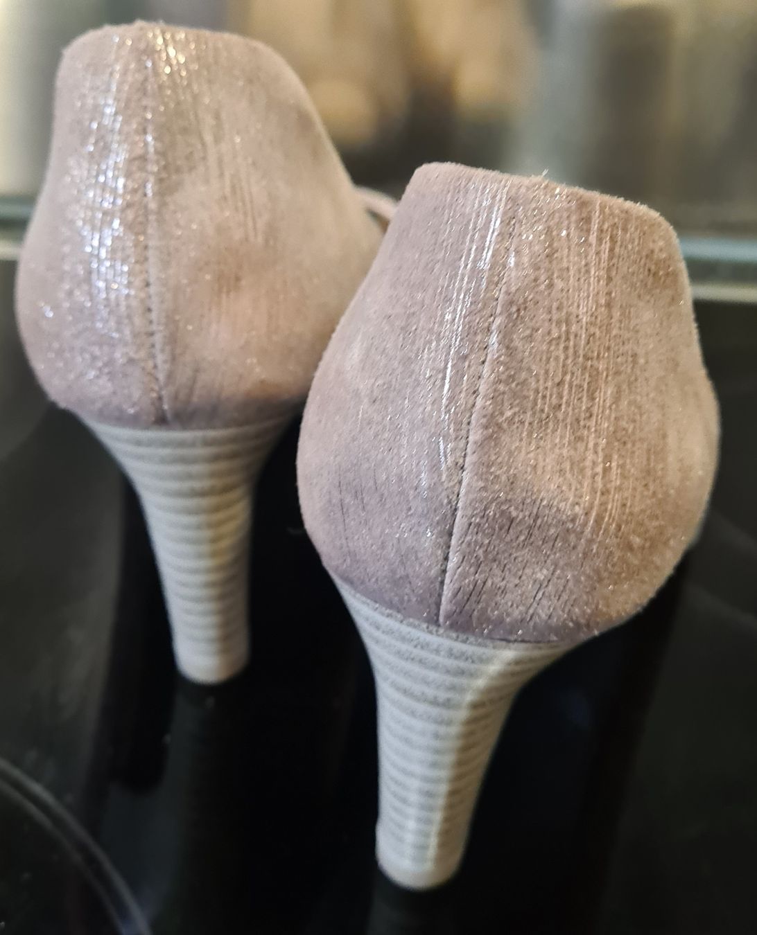 Damenschuhe: Sandale  Caprice – Gebraucht aus Schüpfen von Kreuzschraube 2