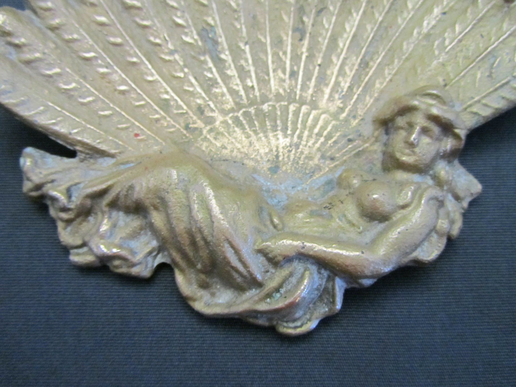 Figuren: Bronze-Ablageschale mit Dame Vide Poche – Gebraucht aus Basel von spinne02
