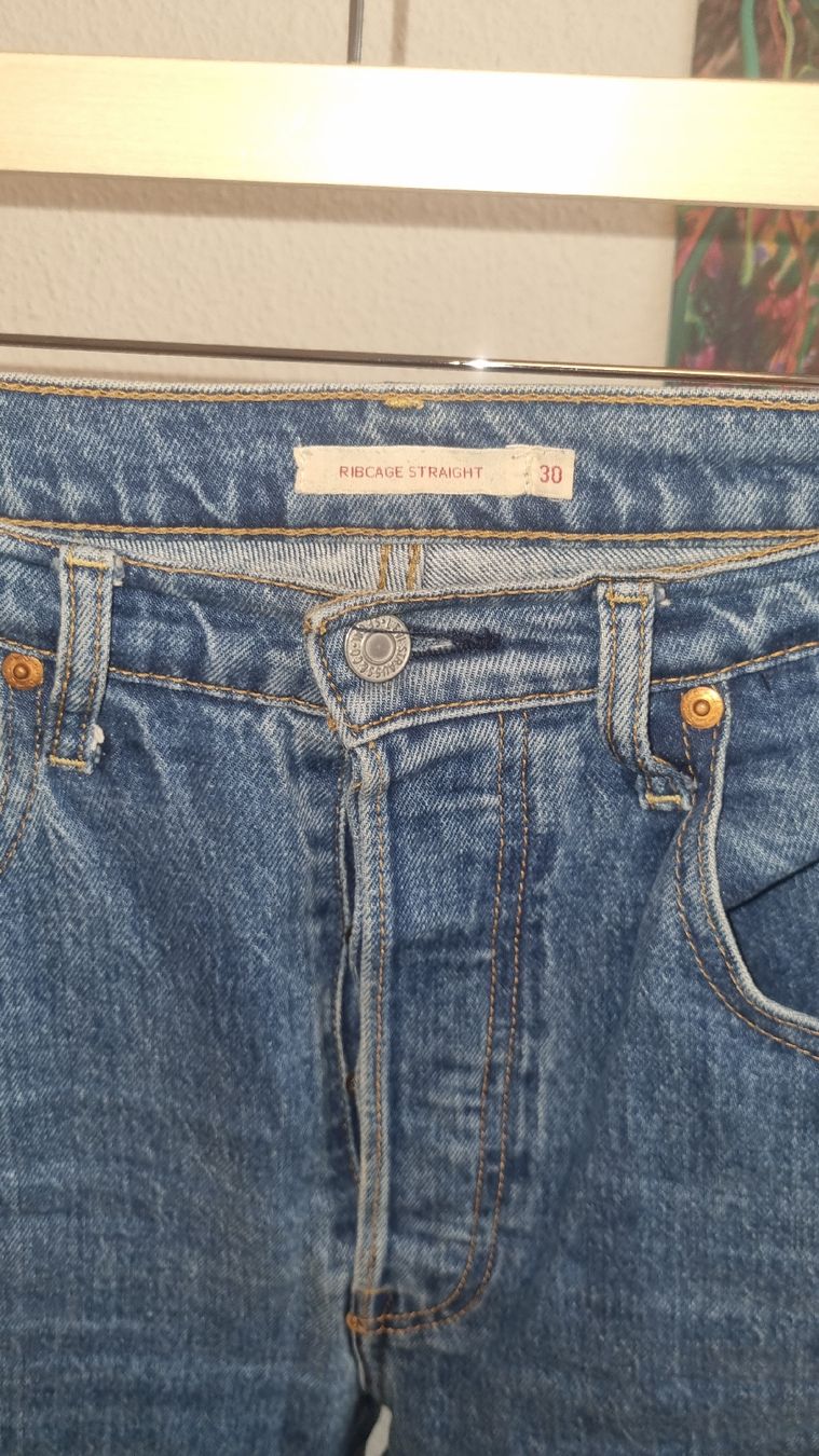 Levi's Jeans: Levis Ribcage Straight 30 – D'occasion à Luzern par tar_nw6s 6