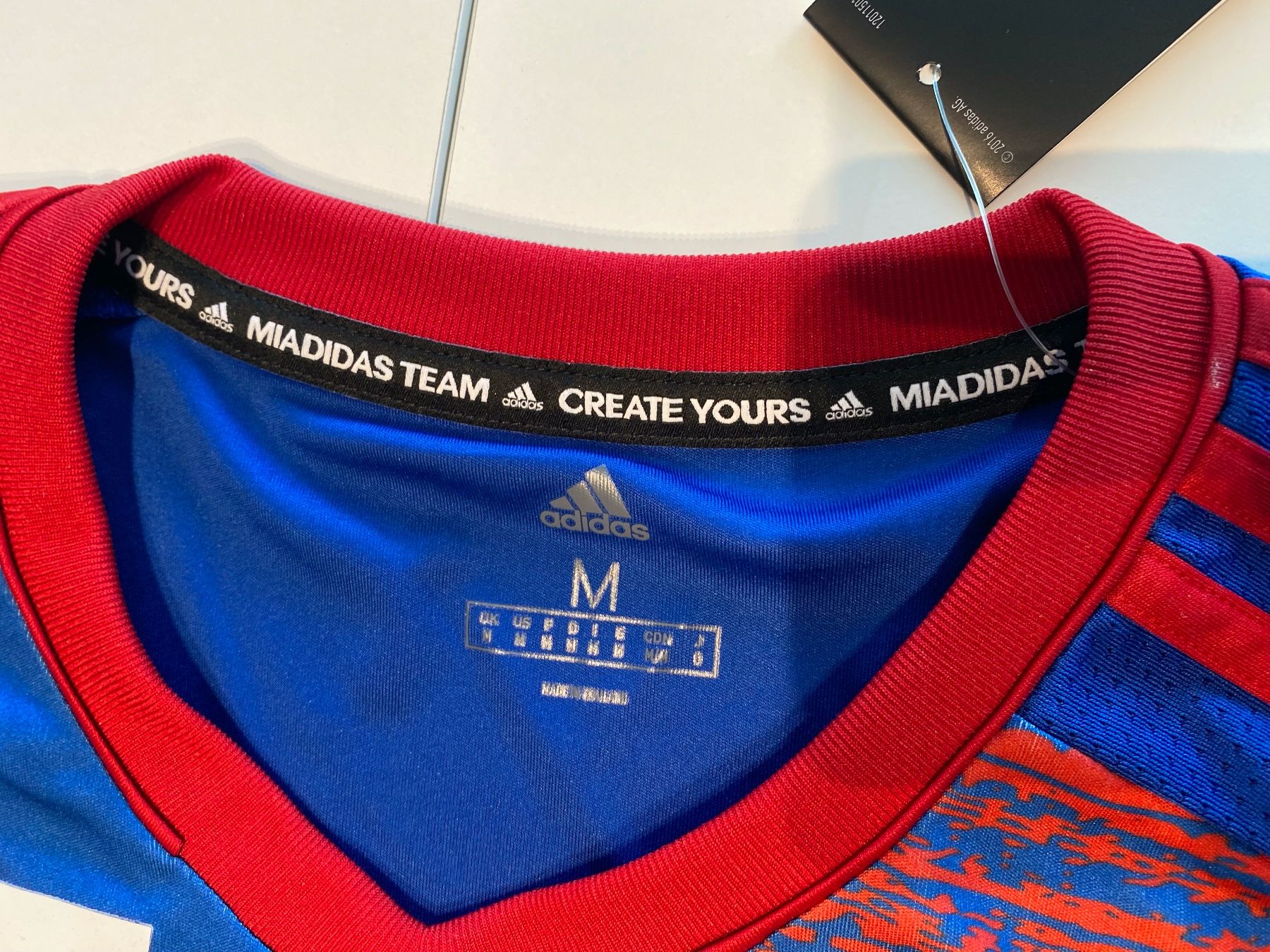 Adidas Trikots: FC Basel Trikot unterschrieben - Grösse M – Neu und originalverpackt aus Engelburg von  2