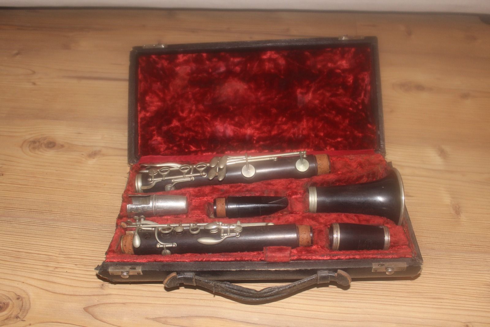 Instruments de musique: Klarinette mit Vintage-Etui – D'occasion à Solduno par pao_mq26