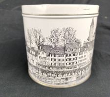 Dose mit einer historischen Stadtansicht