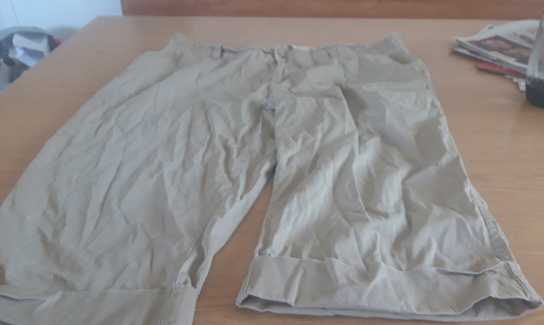 Hosen: Bermudas Grösse 48 – Gebraucht aus wolfertswil von februartag