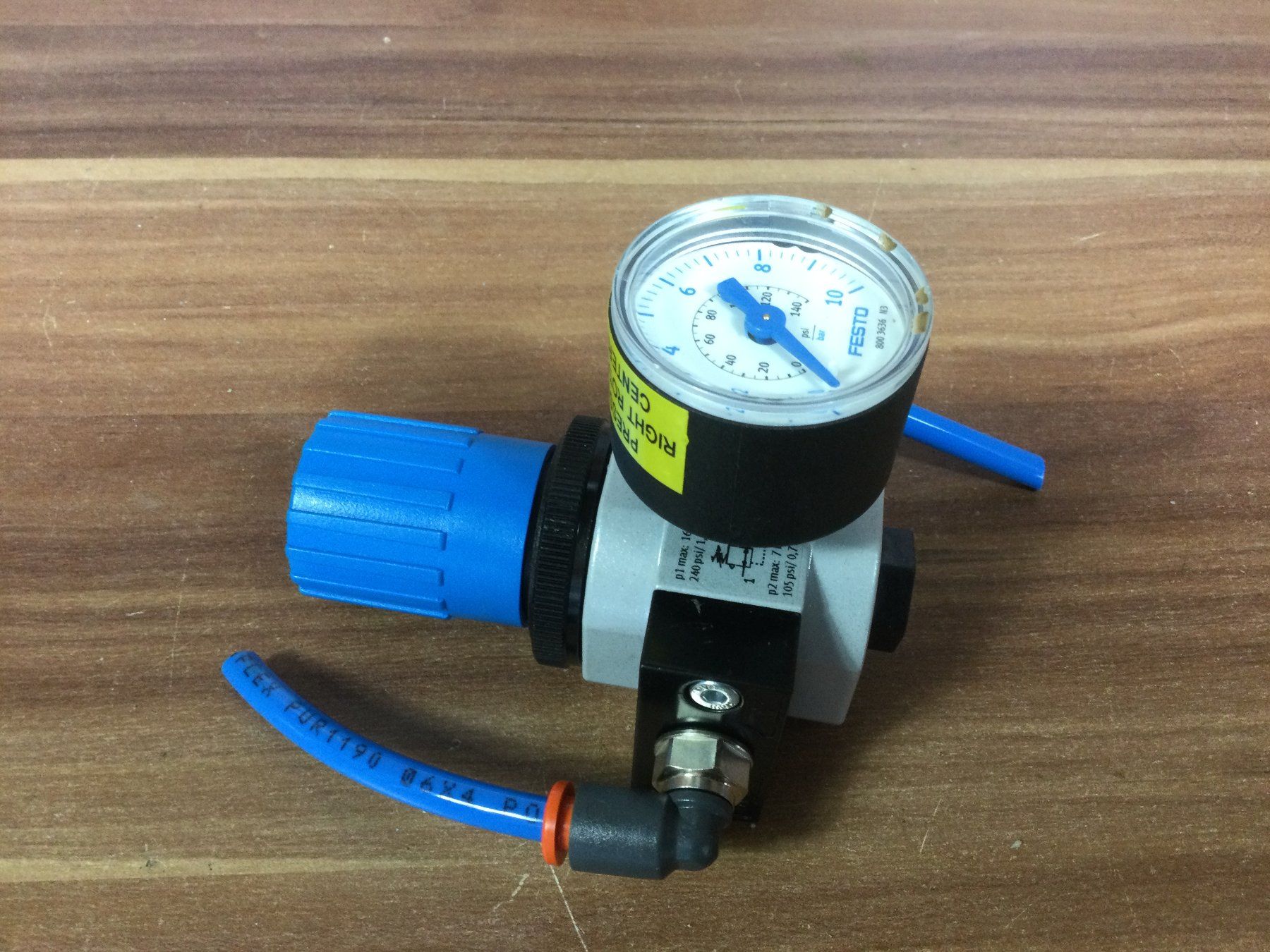 Festo Tous les outils: Gebrauchter Festo Mini Druckregler mit Manometer – D'occasion à Wangen SZ par kuriosum12 1