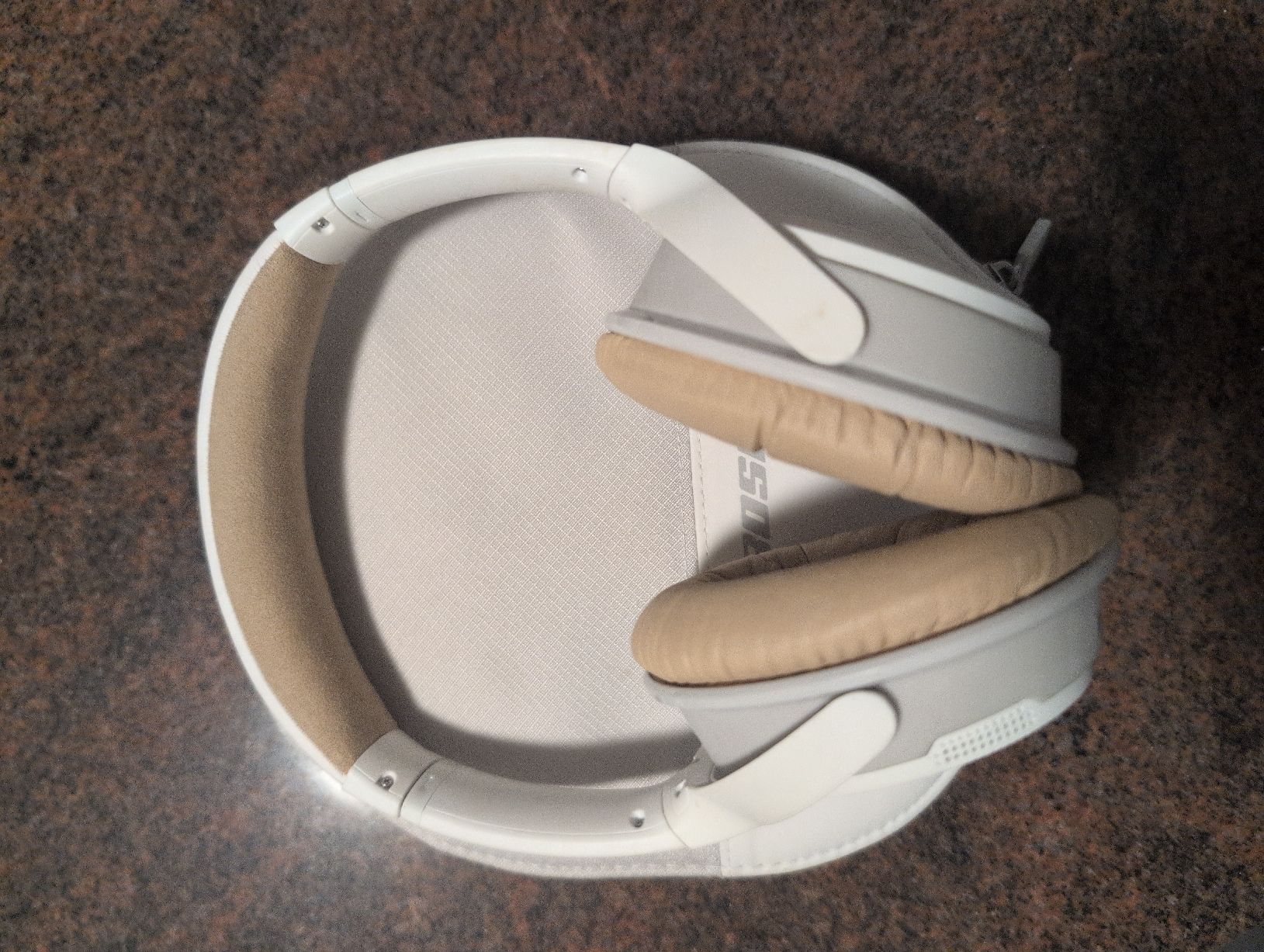 Bose Cuffie: Bose QC35 Headphones White with Case Used – Usato da Zürich venduto da fschenkel 4