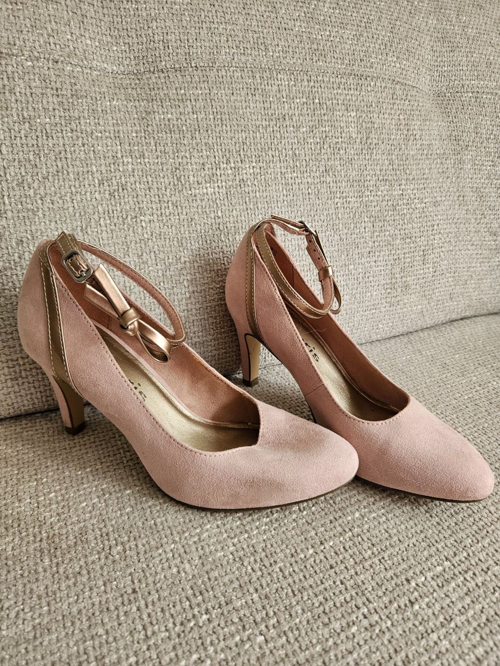 Tamaris Scarpe da donna: Elegante Rosa Pumps 8cm Absatzschuh – Usato da Liebefeld venduto da selenadeliah 1