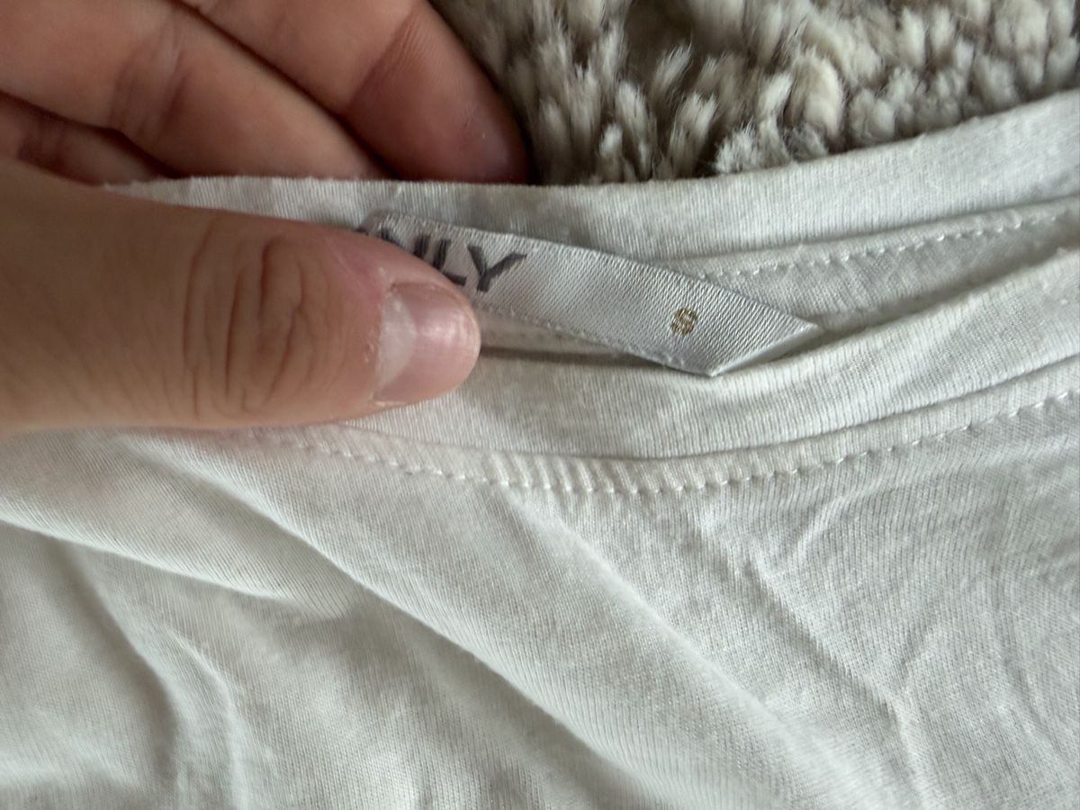 Lotti di vestiti: Kleiderpacket 4 T-Shirts  – Usato da Freienbach venduto da dan_9rjy 5