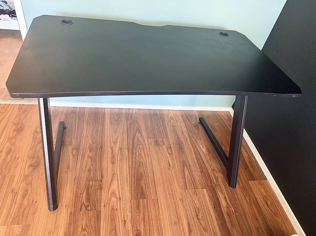Scrivanie: Gaming Tisch DX RACER – Usato da Heimberg venduto da melsarah 1