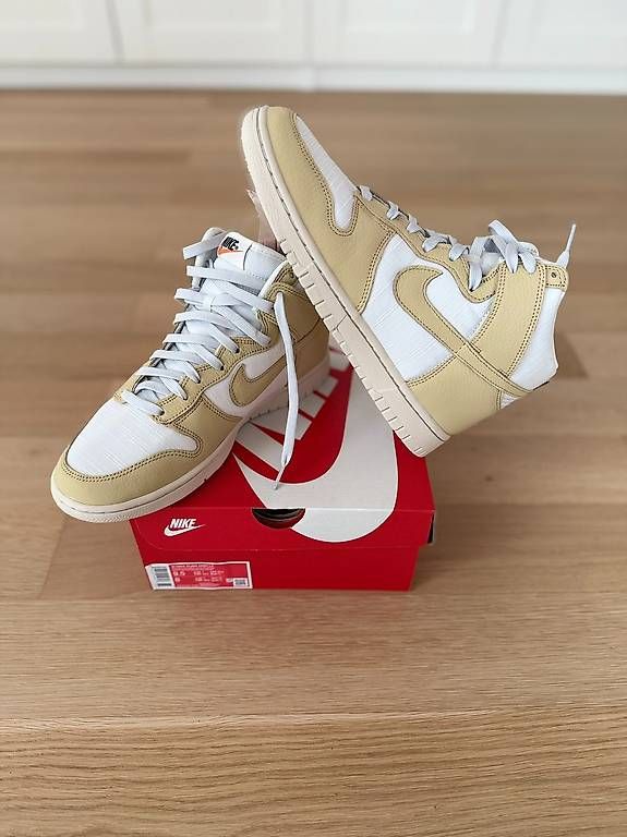 Scarpe da donna: WMNS Nike Dunk High LX Team Gold – Usato da St. Gallen venduto da Sabrinaaa 2