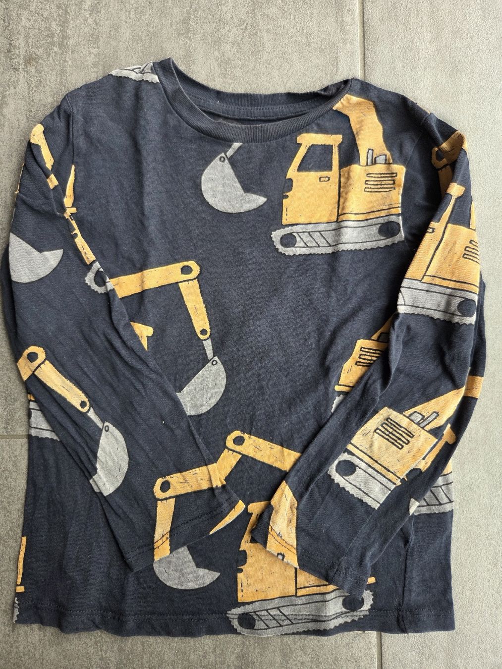 H&M Maglioni & Felpe: Kinder Langarmshirt H&M Bagger Gr. 110/116  gebraucht – Usato da Hüntwangen venduto da ManuM2014