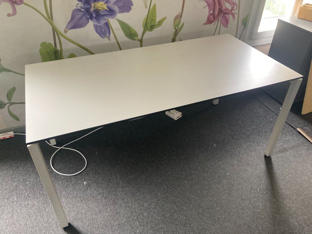Arbeitstisch / Pult 2