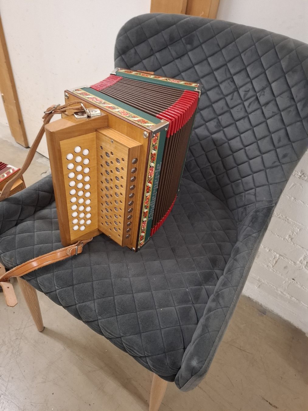 Strumenti musicali: schwyzerorgeli.wie neu – Usato da Villeneuve venduto da BibiVintage 6