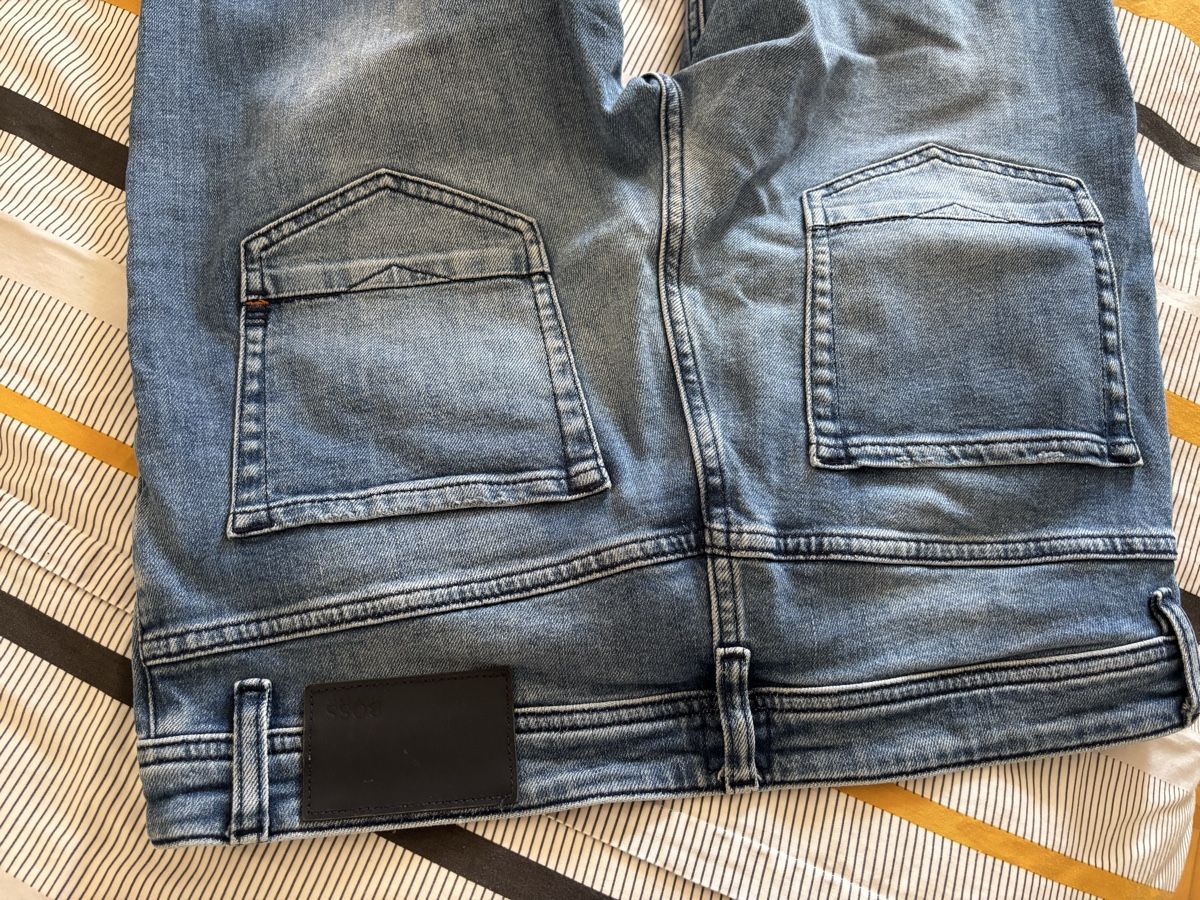 Hugo Boss Jeans: Boss jeans 32’waist 34’ length – Usato da Zürich venduto da tre_rn65 1